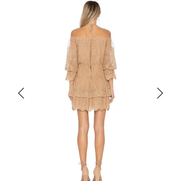 Alice + Olivia Waylon Off The Shoulder Dress Nude Embroidered eyelet / Size 4 - Picture 2 of 12